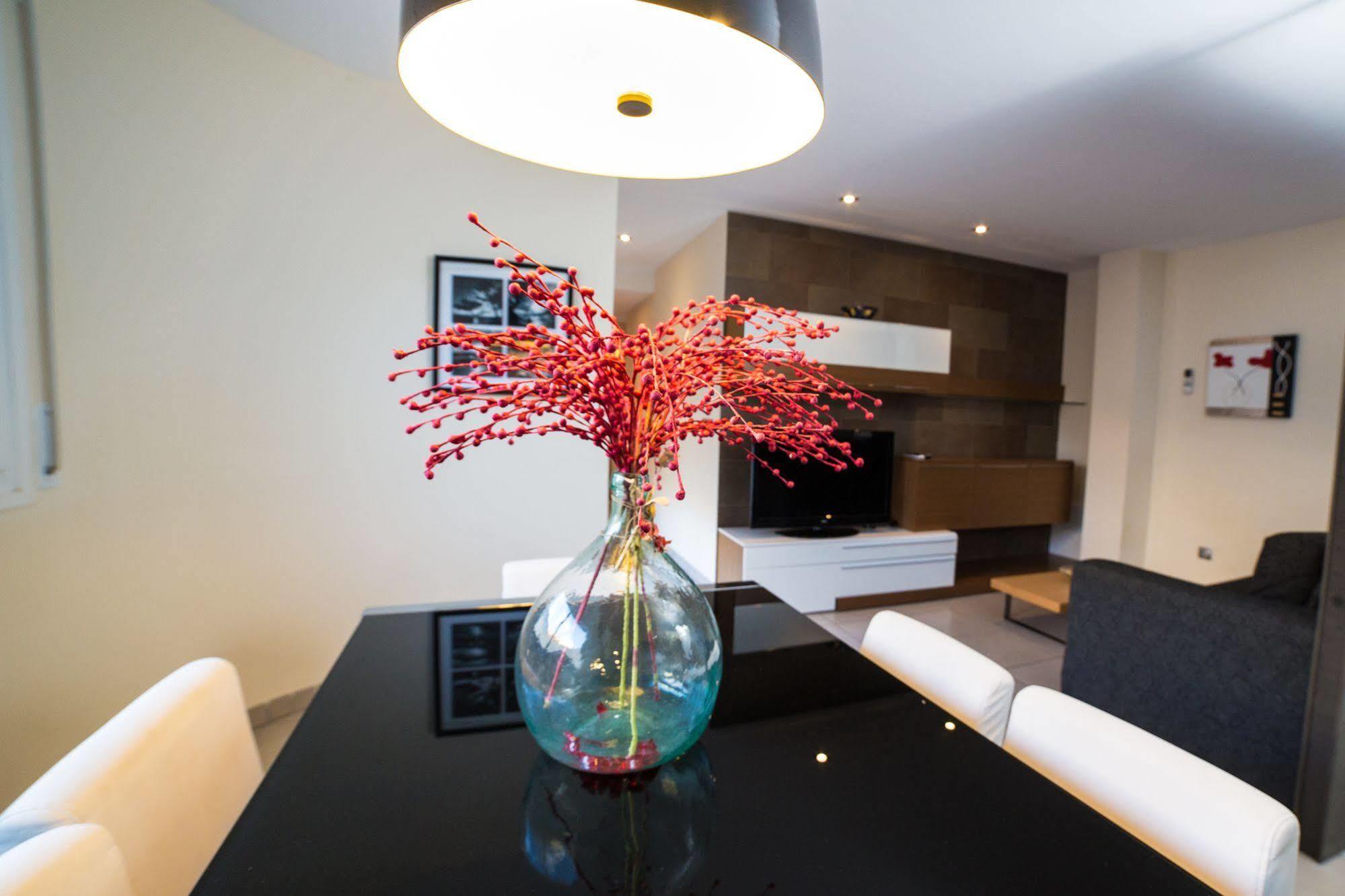 Agi Drugstore Apartments Roses Exterior foto
